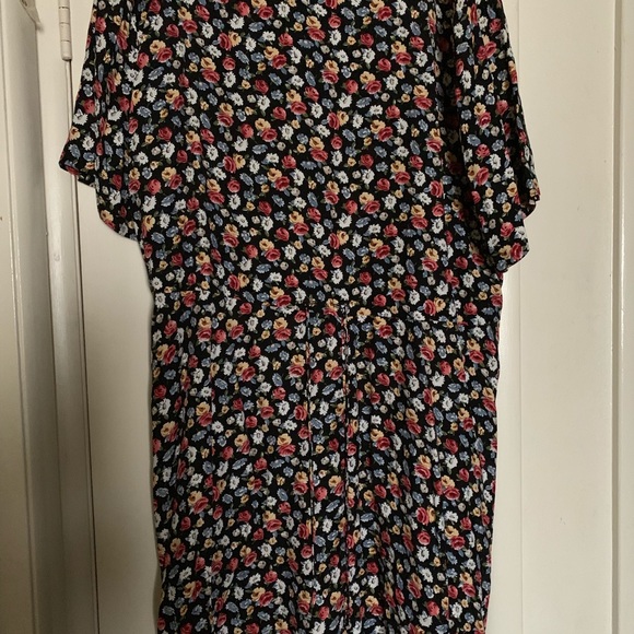 Cute Flowery Dress size 26 - Picture 3 of 3